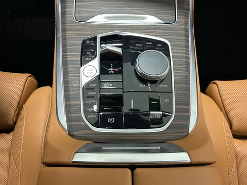 Used 2026 BMW X5 xDrive50e w/ Premium Package image 23