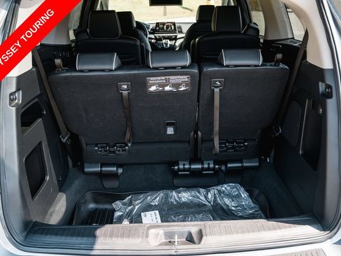 Used 2025 Honda Odyssey Touring image 7