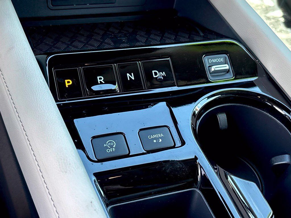 Certified 2025 Nissan Murano SV FWD image 17