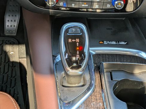 Used 2020 Buick Enclave Avenir w/ Avenir Technology Package image 18