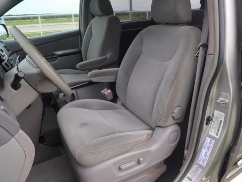 Used 2004 Toyota Sienna LE FWD image 4
