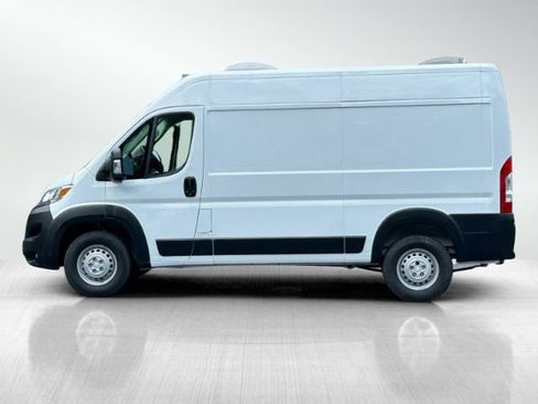 Used 2024 RAM ProMaster 2500 w/ Convenience Group FWD image 7