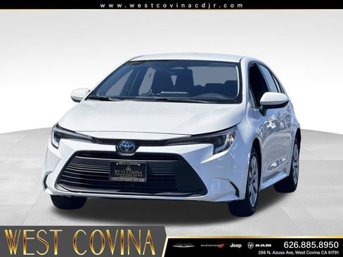 Used 2024 Toyota Corolla LE AWD/4WD image 4