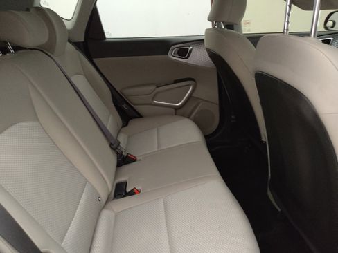 Used 2020 Kia Soul LX FWD image 19