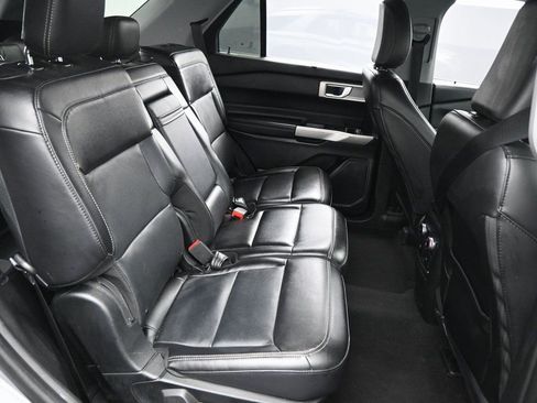 Used 2023 Ford Explorer Limited AWD/4WD image 36