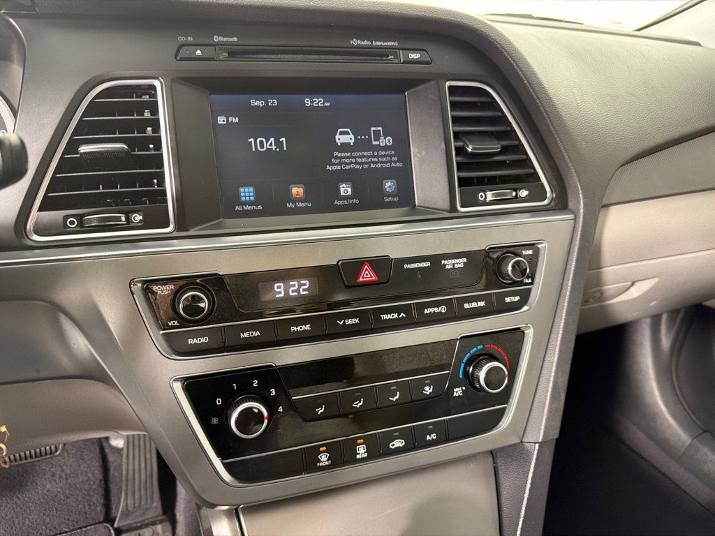 Used 2017 Hyundai Sonata SE FWD image 13