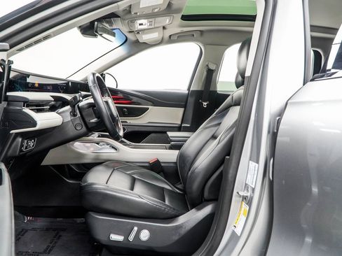 Used 2024 Lincoln Nautilus Premier w/ Equipment Group 102A image 39