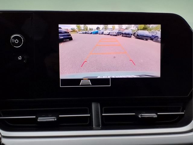 Used 2024 Chevrolet Trax RS w/ Driver Confidence Package FWD image 19