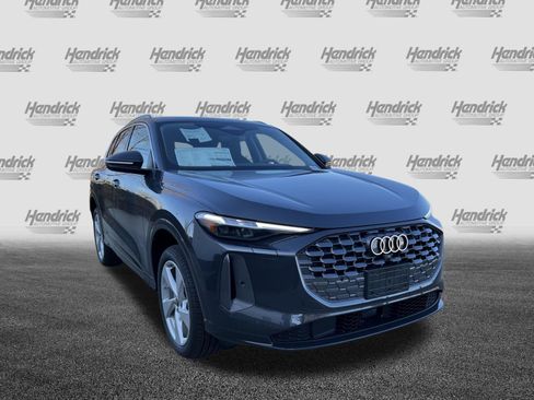 Used 2025 Audi Q5 Premium Plus AWD/4WD image 2