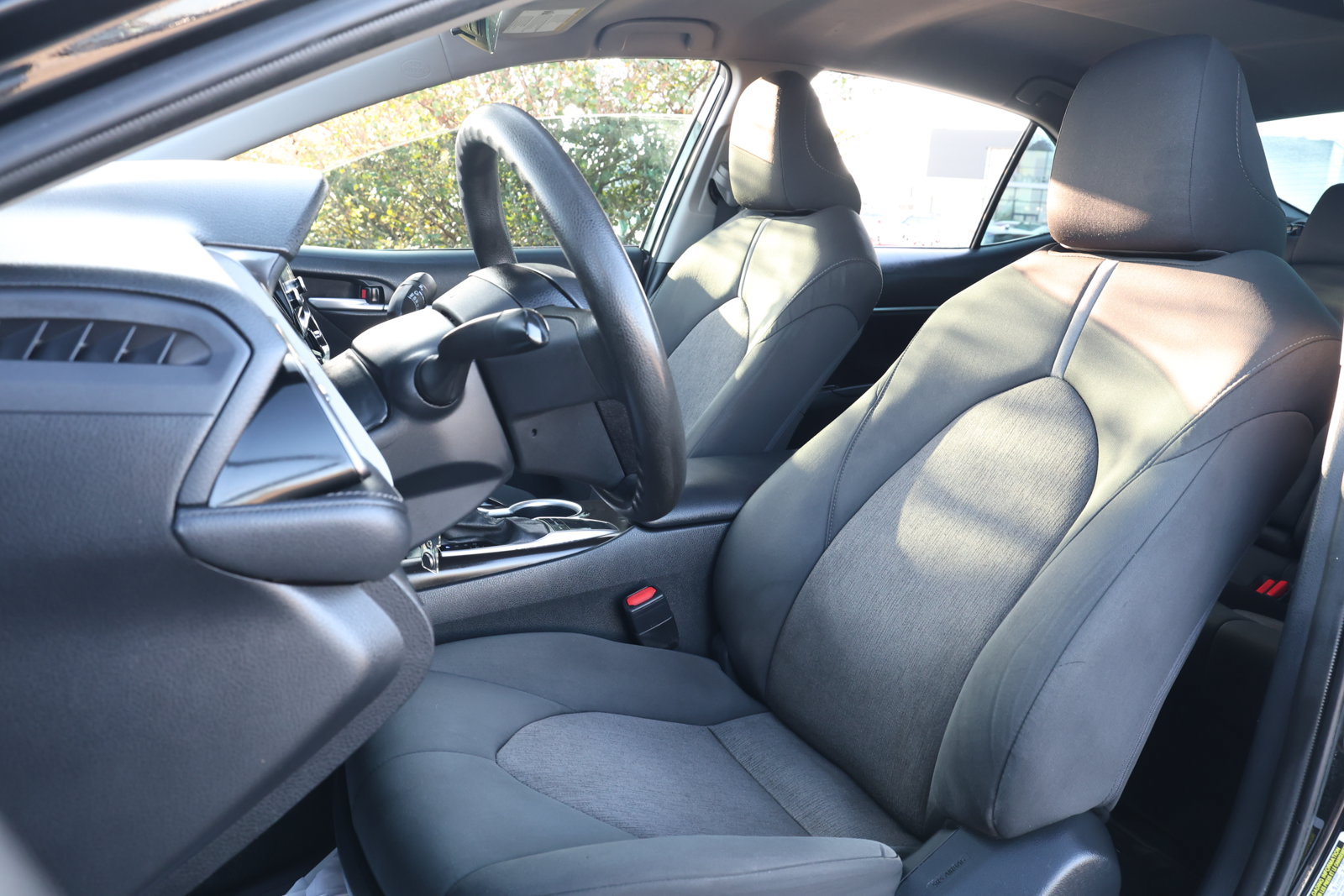 Used 2023 Toyota Camry LE FWD image 27