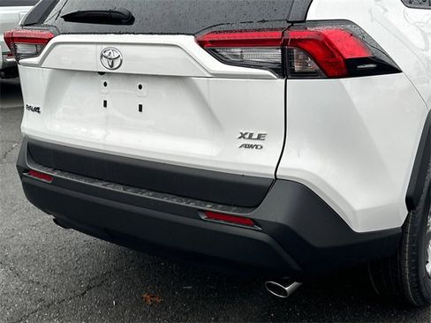 New 2025 Toyota RAV4 XLE image 5