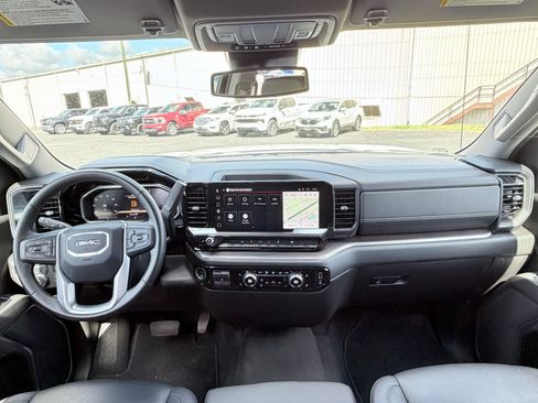 Used 2026 GMC Sierra 1500 SLT AWD/4WD image 11