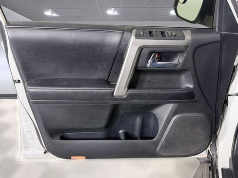 Used 2017 Toyota 4Runner SR5 Premium RWD image 17