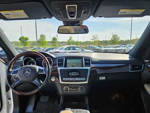 Used 2014 Mercedes-Benz GL 550 4MATIC image 19