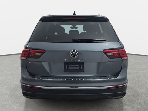 Certified 2022 Volkswagen Tiguan SE image 4