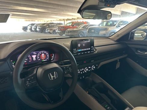 Used 2025 Honda Accord SE image 11