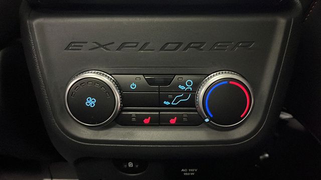 Used 2025 Ford Explorer ST-Line w/ Premium Package AWD/4WD image 40
