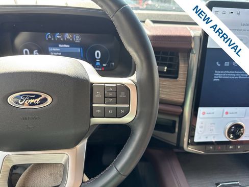 Used 2024 Ford Expedition Limited AWD/4WD image 25