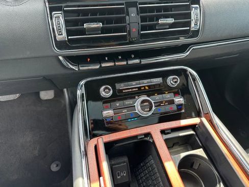 Used 2022 Lincoln Navigator Reserve image 26