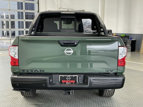 Used 2024 Nissan Titan SV w/ SV Bronze Edition Package image 21