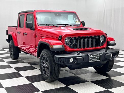 New 2025 Jeep Gladiator Sport image 2