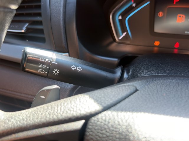 Used 2018 Honda Odyssey LX image 16