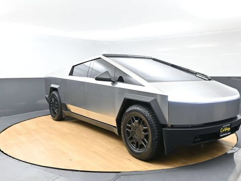 Used 2024 Tesla Cybertruck Cyberbeast AWD/4WD image 2