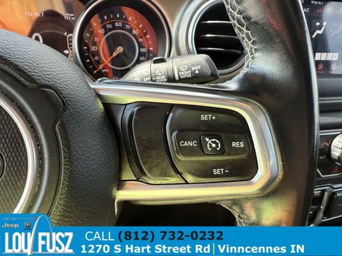 Used 2018 Jeep Wrangler Unlimited Sahara image 18