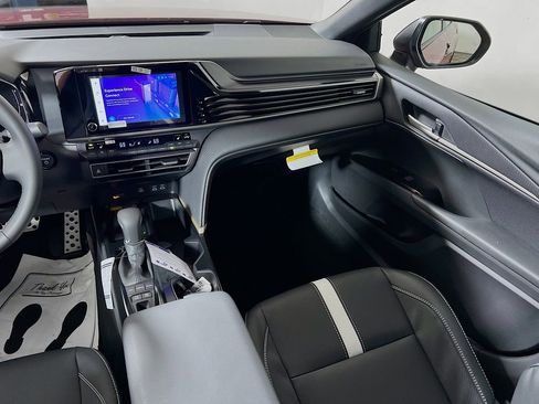 New 2026 Toyota Camry Hybrid AWD/4WD image 19