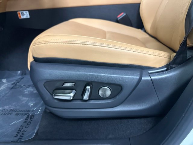 Used 2025 Lexus LX 600 4WD w/ Appearance Package image 11