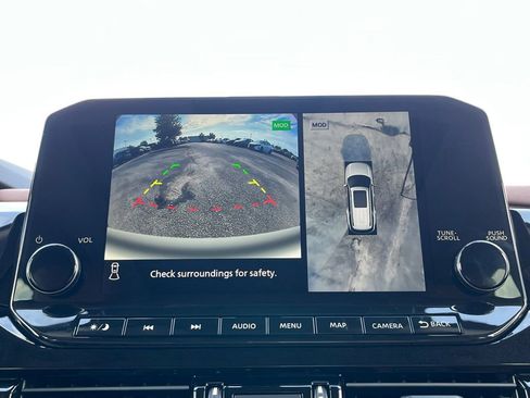 New 2025 Nissan Pathfinder Platinum image 9