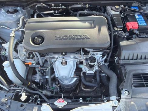 Used 2025 Honda Civic Sport image 28