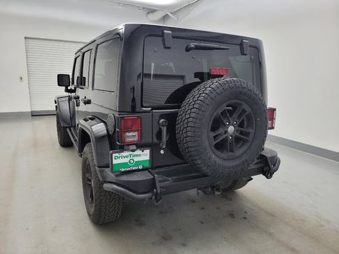 Used 2017 Jeep Wrangler Unlimited Sahara AWD/4WD image 6