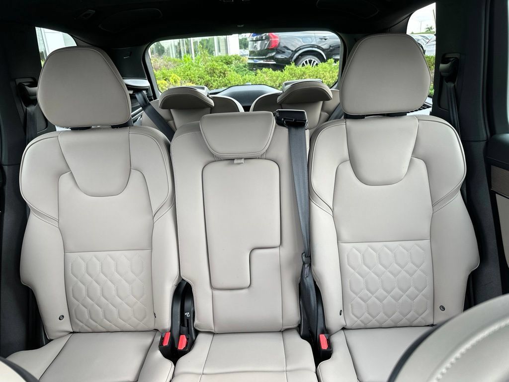 Certified 2026 Volvo XC90 B6 Plus AWD/4WD image 38