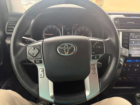 Used 2021 Toyota 4Runner Limited AWD/4WD image 21