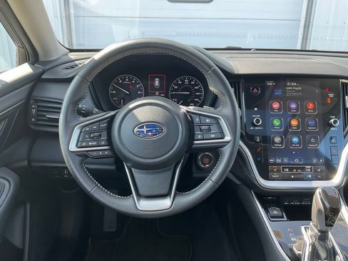 Used 2025 Subaru Outback Premium AWD/4WD image 4