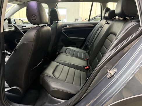 Used 2018 Volkswagen Golf Alltrack AWD/4WD image 13
