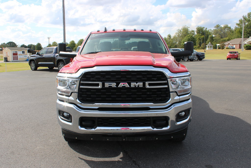 Used 2022 RAM 3500 Big Horn w/ Level 1 Equipment Group AWD/4WD image 3