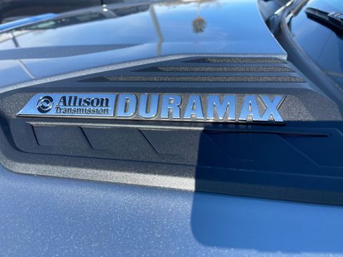 Used 2025 Chevrolet Silverado 2500 LT w/ Convenience Package image 9