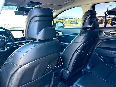 Used 2023 Kia Sportage EX image 17