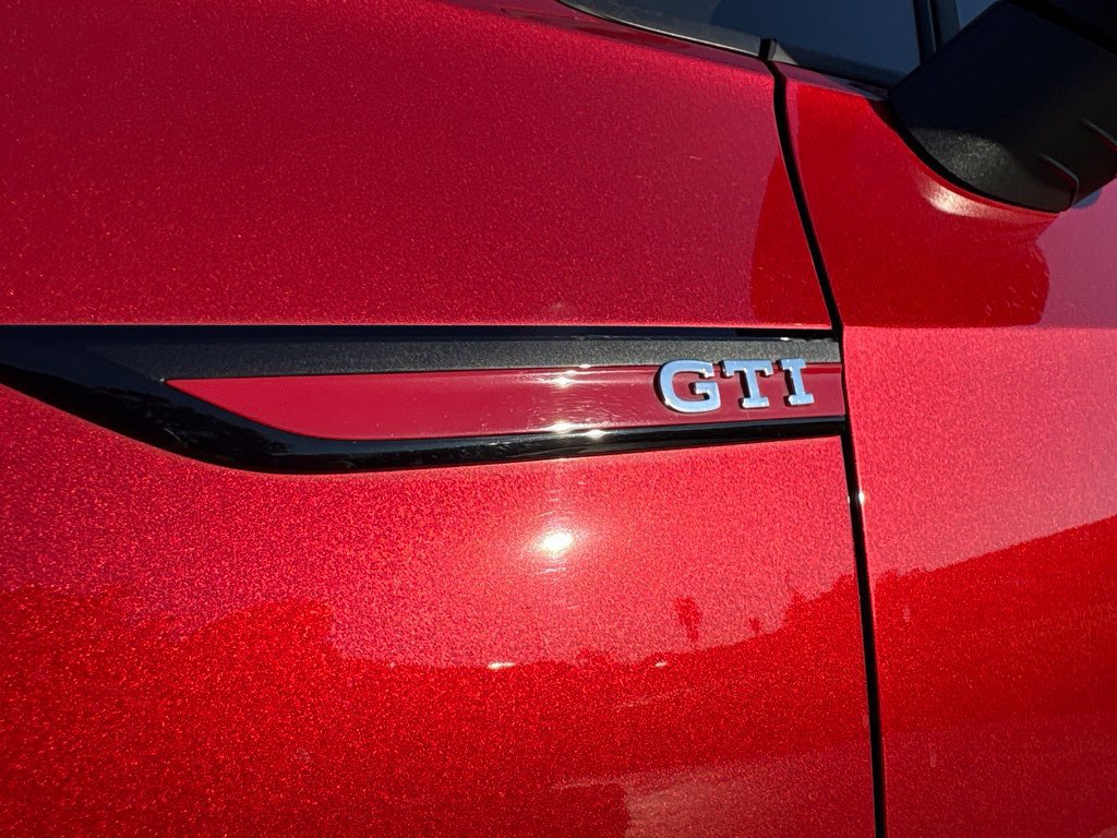 Used 2022 Volkswagen GTI SE FWD image 4
