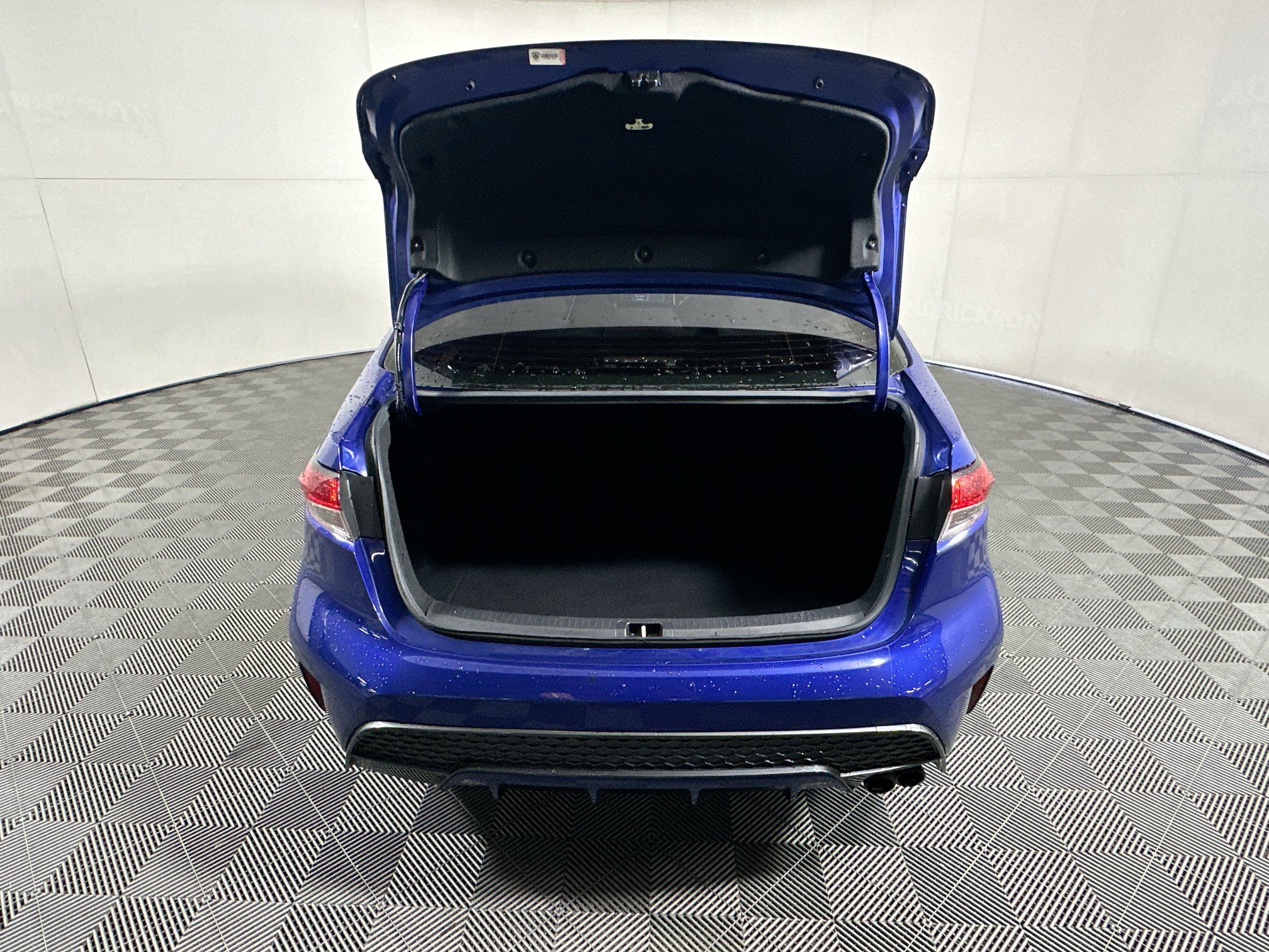 Used 2021 Toyota Corolla SE FWD image 30