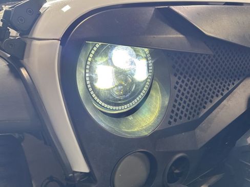 Used 2017 Jeep Wrangler Unlimited Sahara w/ Connectivity Group image 34