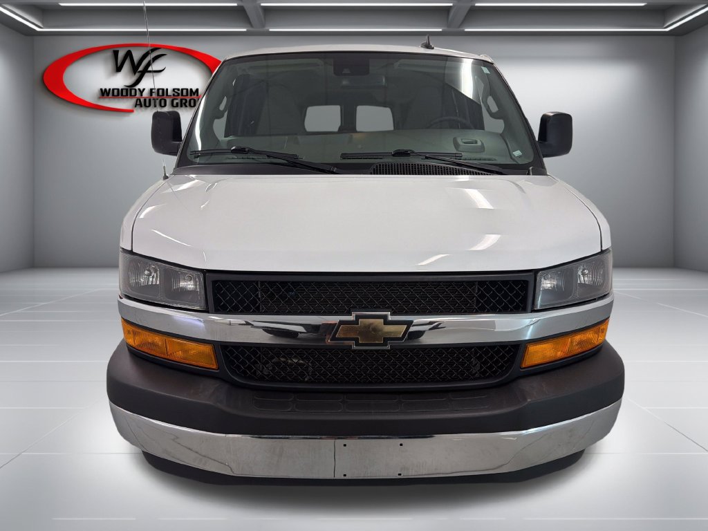 Used 2025 Chevrolet Express 3500 LT w/ LT Preferred Equipment Group RWD image 2