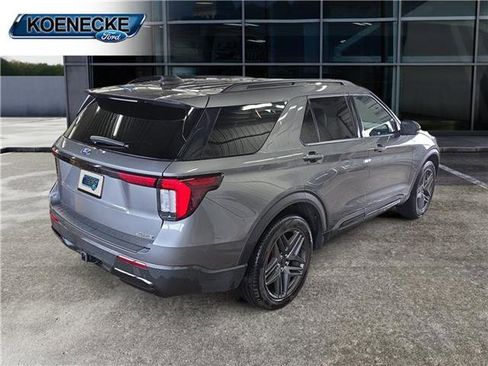 Certified 2025 Ford Explorer ST-Line w/ ST-Line Street Pack image 5