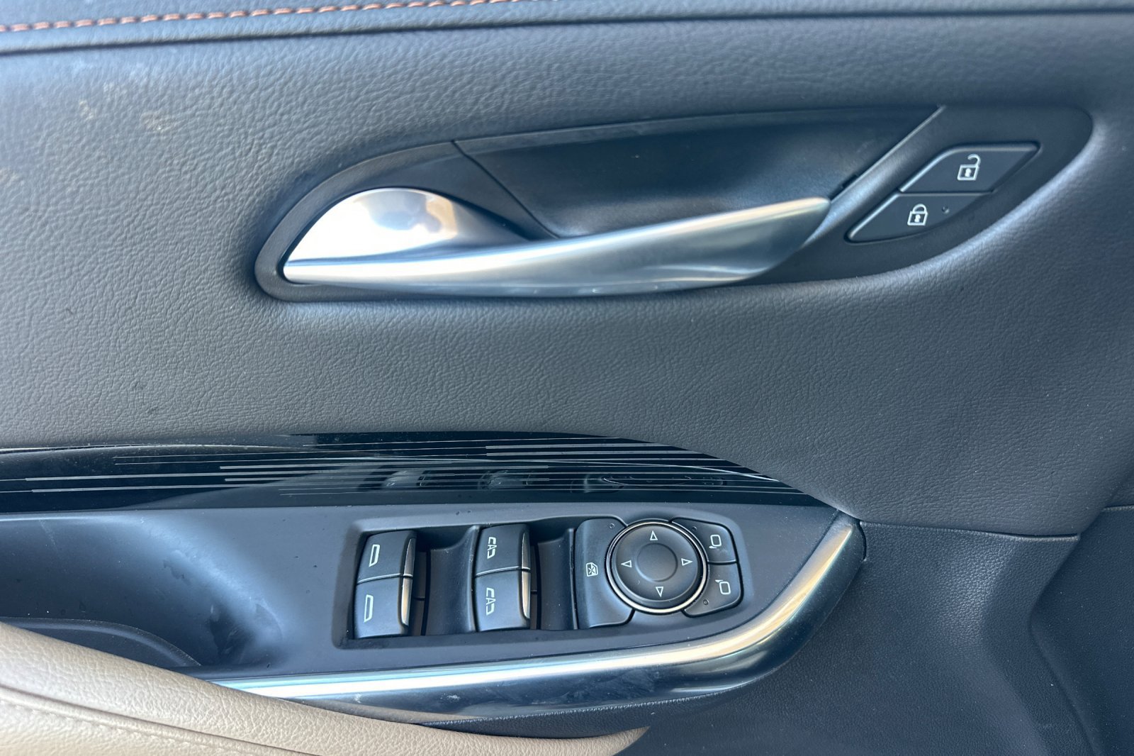 Used 2024 Cadillac XT4 Luxury FWD image 11