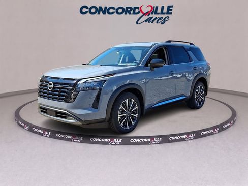 Certified 2026 Nissan Pathfinder Platinum w/ Cargo Package AWD/4WD image 4