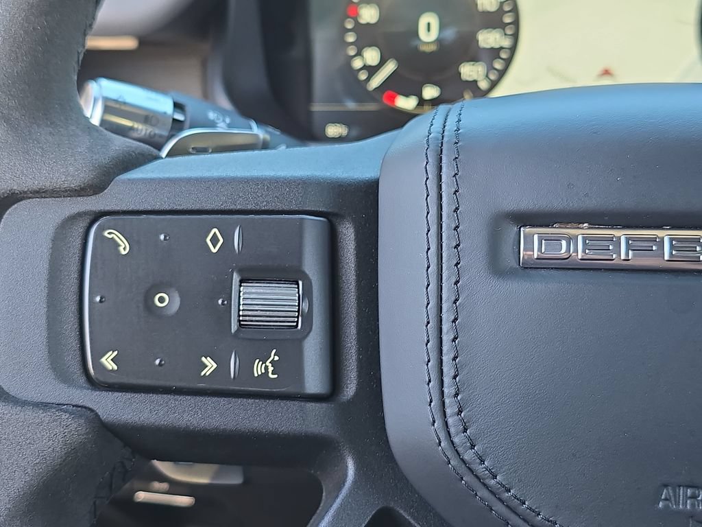 Used 2022 Land Rover Defender 110 V8 AWD/4WD image 21