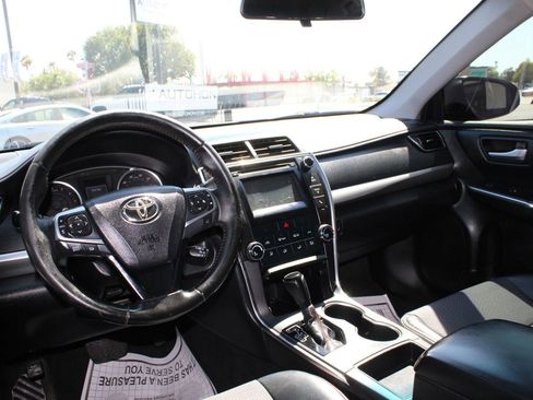 Used 2016 Toyota Camry SE FWD image 17