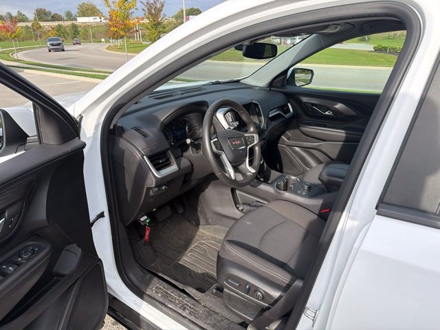 Used 2023 GMC Terrain SLE w/ Driver Convenience Package AWD/4WD image 12